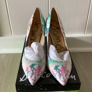 Sam Edelman White Heels with Elegant Stiletto Design